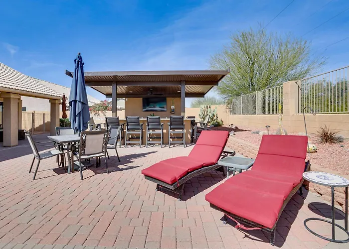 Desert & Entertainment Oasis *